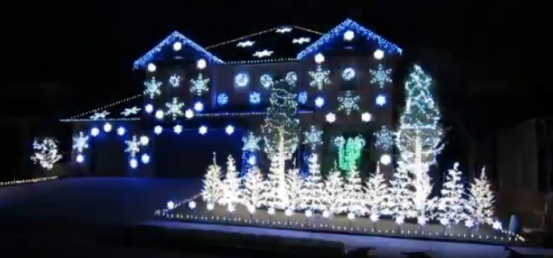 gangam-style-instalacja-choinkowa-1