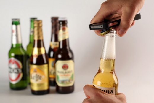 iphone-beer-bottle-opener-case-intoxicase