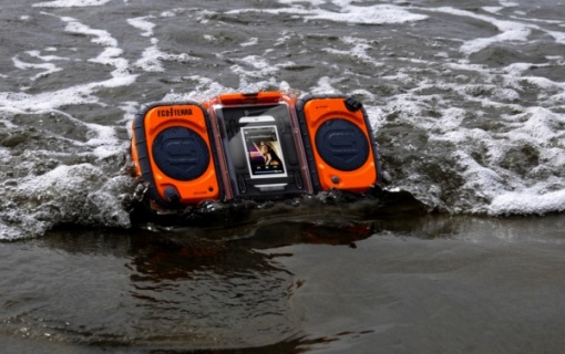 iphone-waterproof-eco-terra-boombox