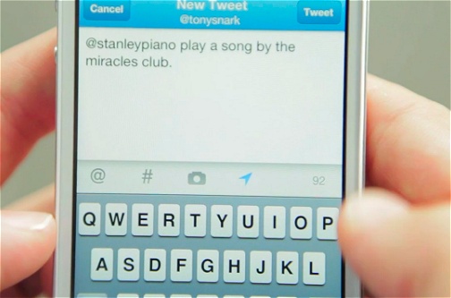 pianino-sterowane-z-twittera-2